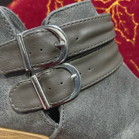 Qupid Gray Bootie size 6 women - Picture 8 of 9